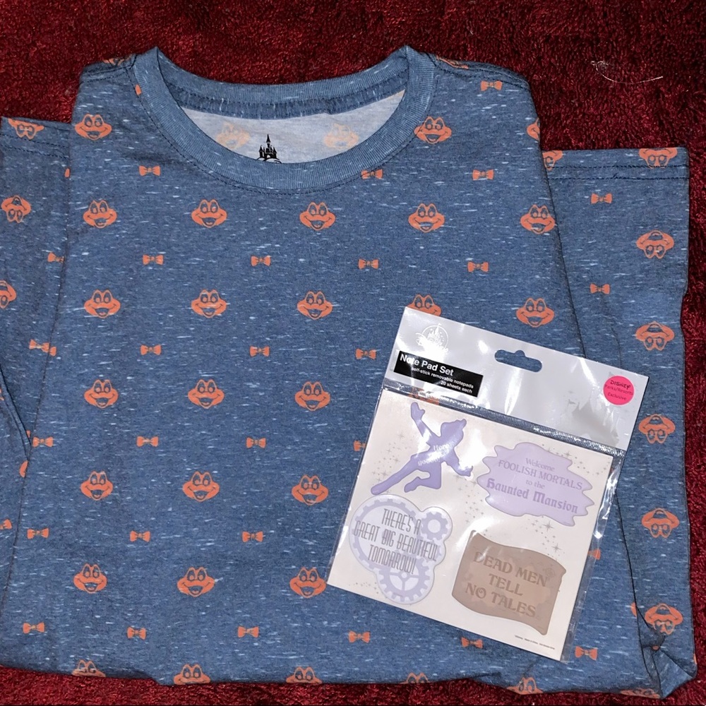 Disney park exclusive shirt and notepad set